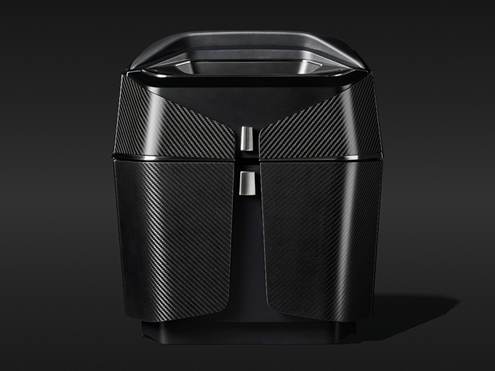 Élément d'habitacle noir de F/LIST, avec une finition en carbone et un design moderne aux lignes précises, sur fond sombre